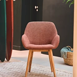 Chaise avec accoudoirs en tissu bouclette terracotta - Altea