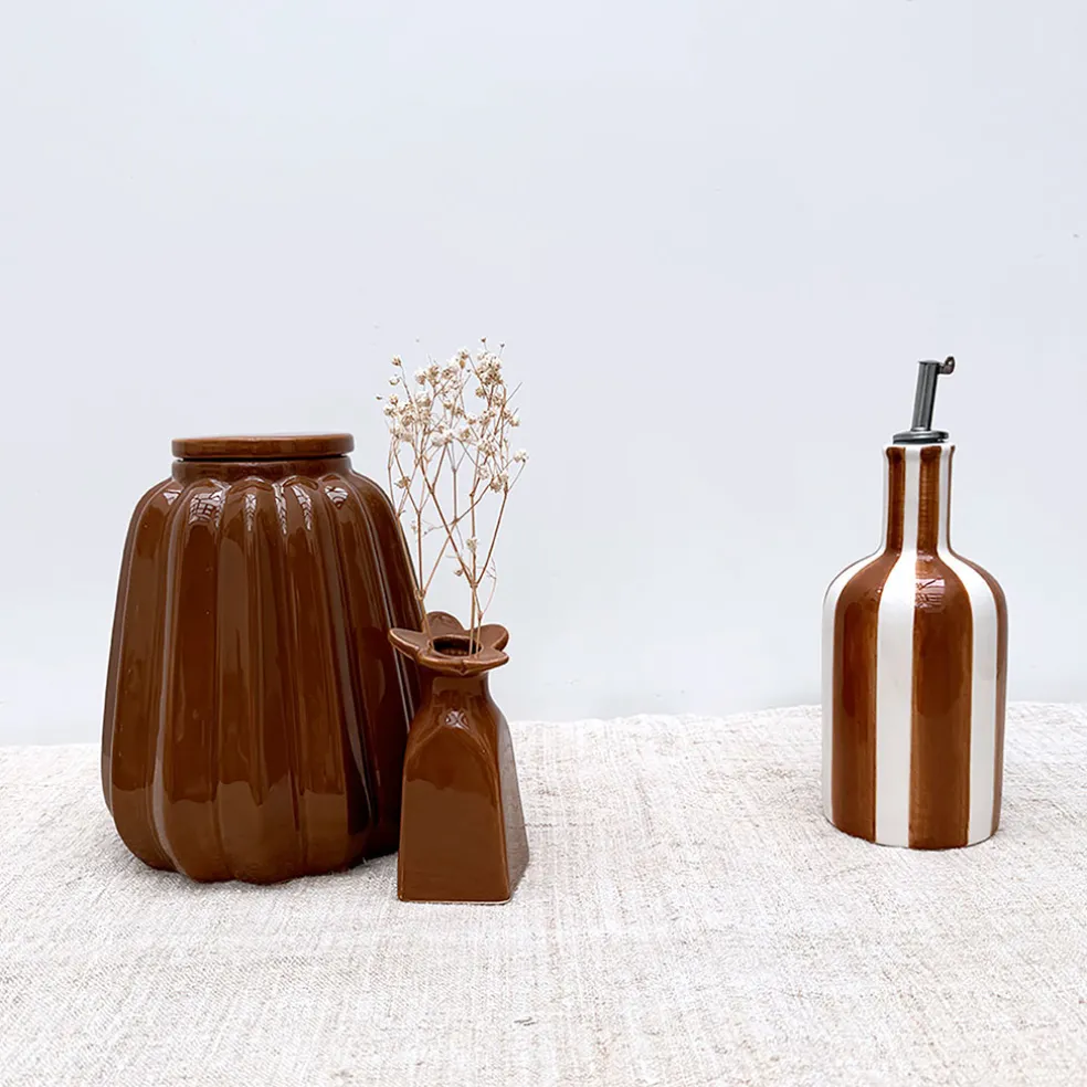 Huilier en faïence rayé marron h22cm