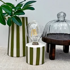 Lampe à piles en faïence rayée kaki et blanc h17cm