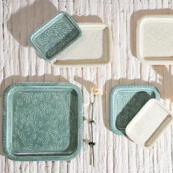 Lot de 2 plateaux carré en fer émaillé sauge - Baroque