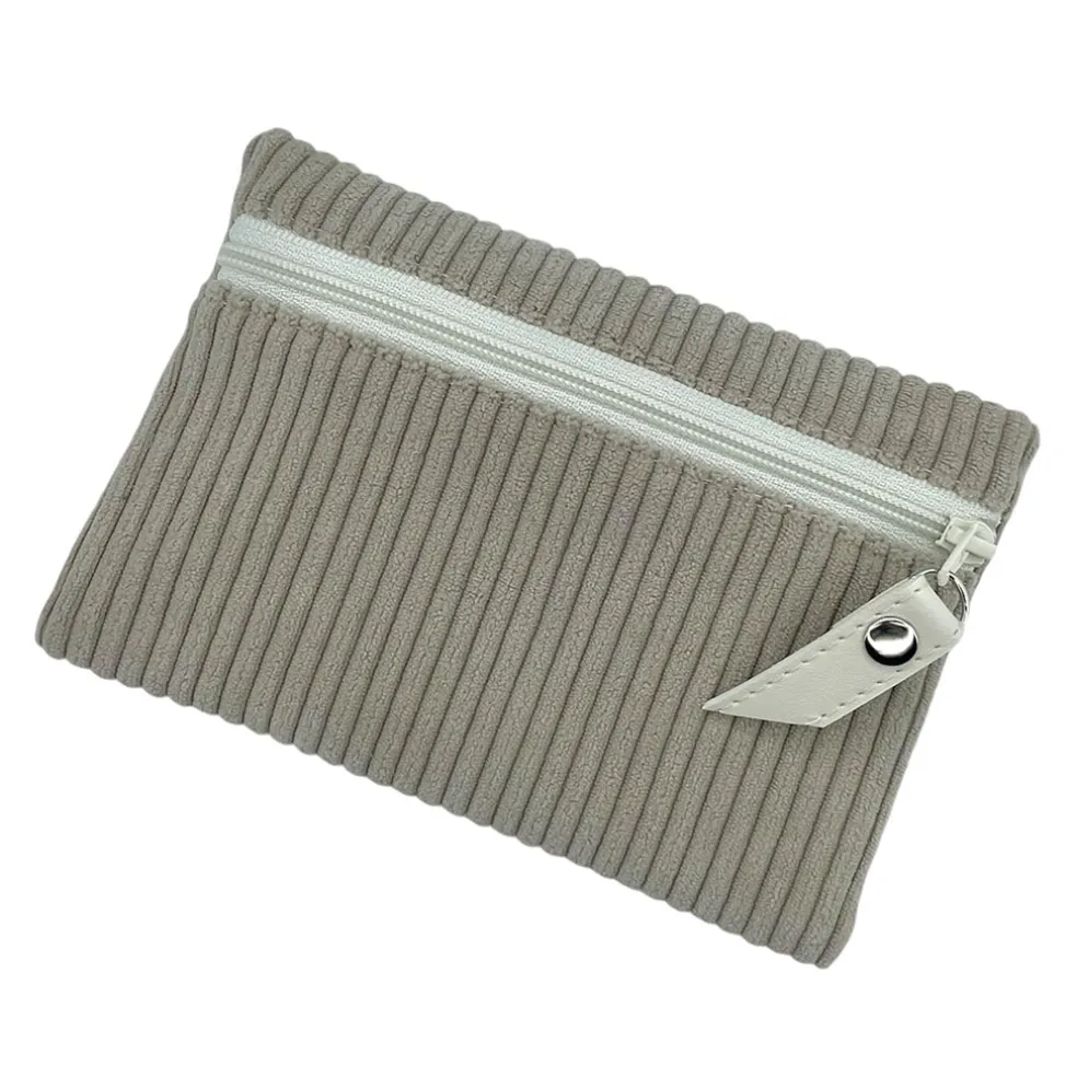 Petite pochette en velours taupe