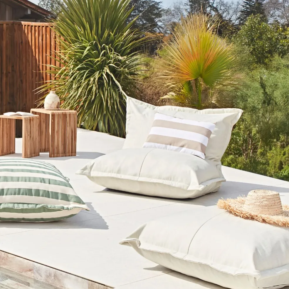 Pouf d'extérieur en tissu écru 95x95cm - Sola